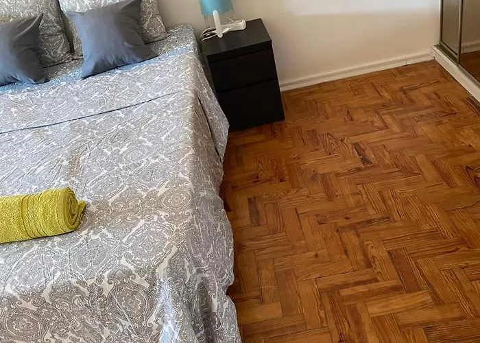 Quarto em Acomodações Particulares Perto Aeroporto 2 *